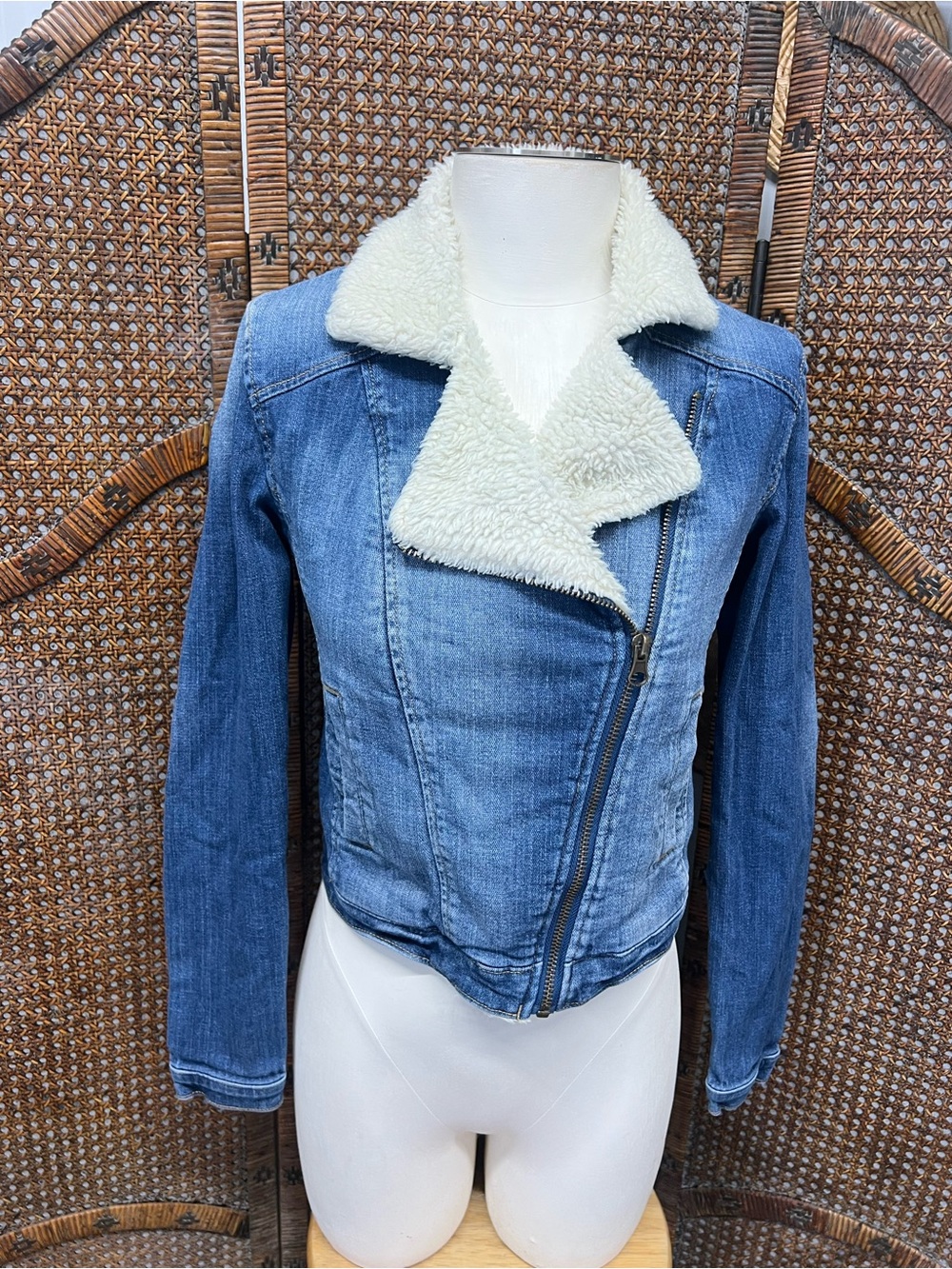 Mossimo supply denim Sherpa jacket small